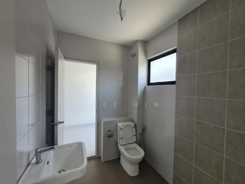 Terraced House for Rent in Kuala Selangor (Selangor) - Chee Hin - Bathroom - PropertyGuru.com.my