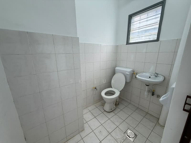 Rumah Teres 2-Tingkat untuk Dijual di Bandar Baru Kundang (Rawang) - SK Luk - Bathroom - PropertyGuru.com.my