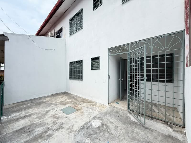 Rumah Teres 2-Tingkat untuk Dijual di Bandar Baru Kundang (Rawang) - SK Luk - Exterior - PropertyGuru.com.my