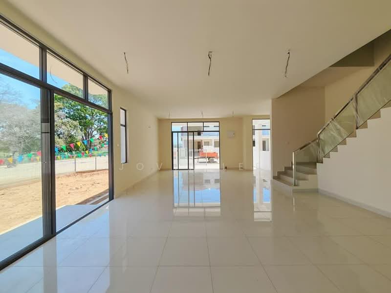 Rumah Berkembar untuk Dijual di Parit Buntar (Perak) - Jovin Lee - Living Room - PropertyGuru.com.my