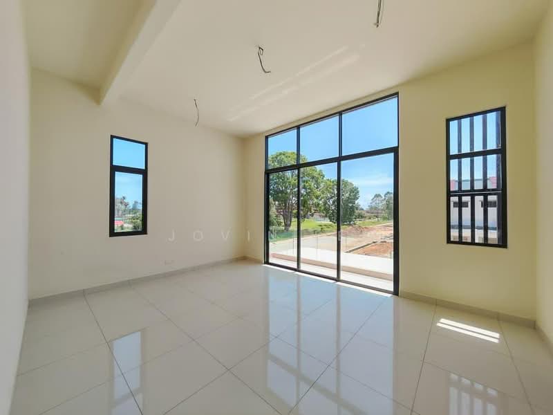 Rumah Berkembar untuk Dijual di Parit Buntar (Perak) - Jovin Lee - Living Room - PropertyGuru.com.my