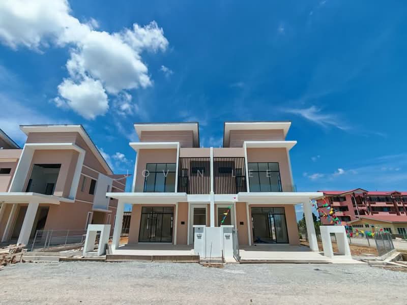 Rumah Berkembar untuk Dijual di Parit Buntar (Perak) - Jovin Lee - Exterior - PropertyGuru.com.my