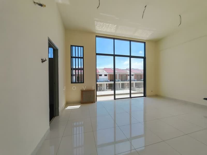 Rumah Berkembar untuk Dijual di Parit Buntar (Perak) - Jovin Lee - Living Room - PropertyGuru.com.my
