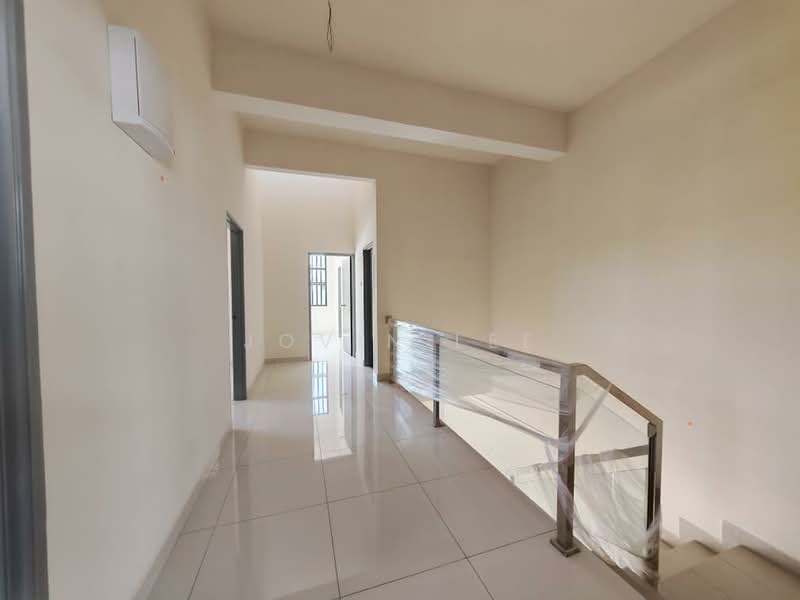 Rumah Berkembar untuk Dijual di Parit Buntar (Perak) - Jovin Lee - Corridor - PropertyGuru.com.my