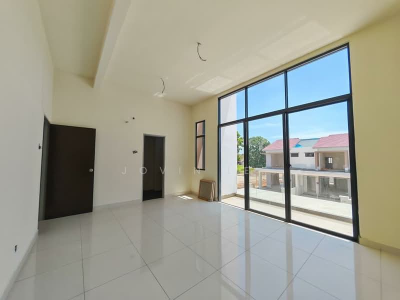Rumah Berkembar untuk Dijual di Parit Buntar (Perak) - Jovin Lee - Living Room - PropertyGuru.com.my