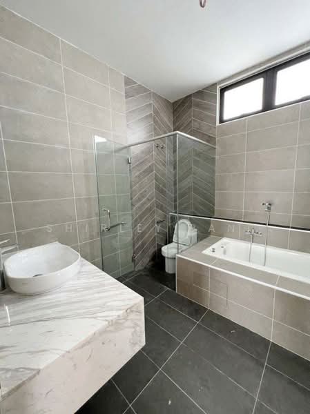 Rumah Berkembar untuk Dijual di Iskandar Puteri (Nusajaya) (Johor) - Shirley Pang - Bathroom - PropertyGuru.com.my