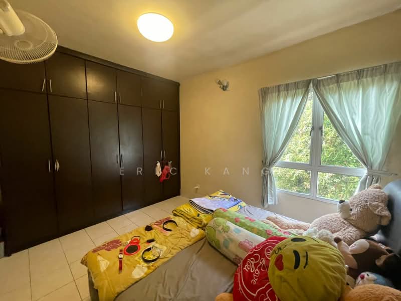 Condominium for Sale at Greenlane Park - Eric Kang - Bedroom - PropertyGuru.com.my
