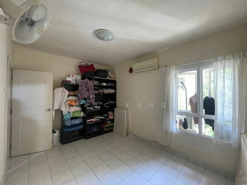 Condominium for Sale at Greenlane Park - Eric Kang - Bedroom - PropertyGuru.com.my