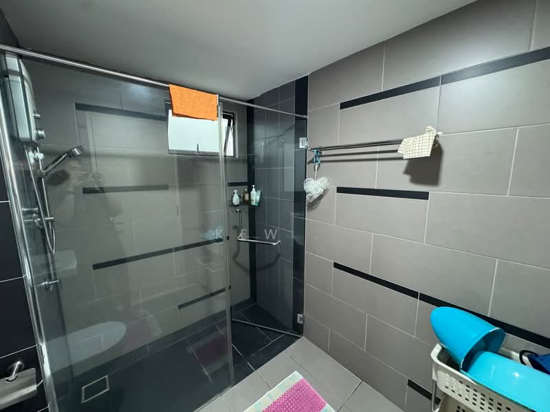 Condominium for Sale at The Z Residence - Kew . - Bathroom - PropertyGuru.com.my