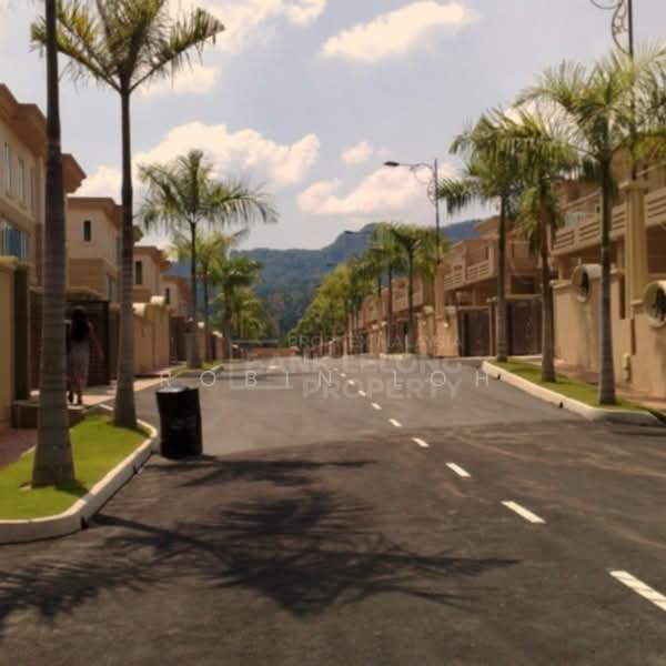 Rumah Berkembar untuk Dijual di Ampang Jaya (Ampang) - Robin Loh - PropertyGuru.com.my