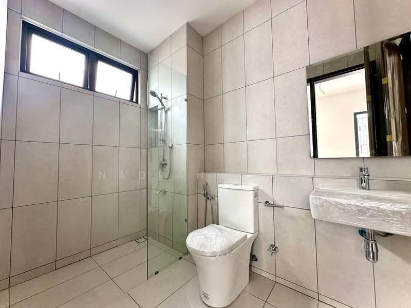 Semi-Detached House for Sale in Elmina (Shah Alam) - Nadrah Omar - Bathroom - PropertyGuru.com.my