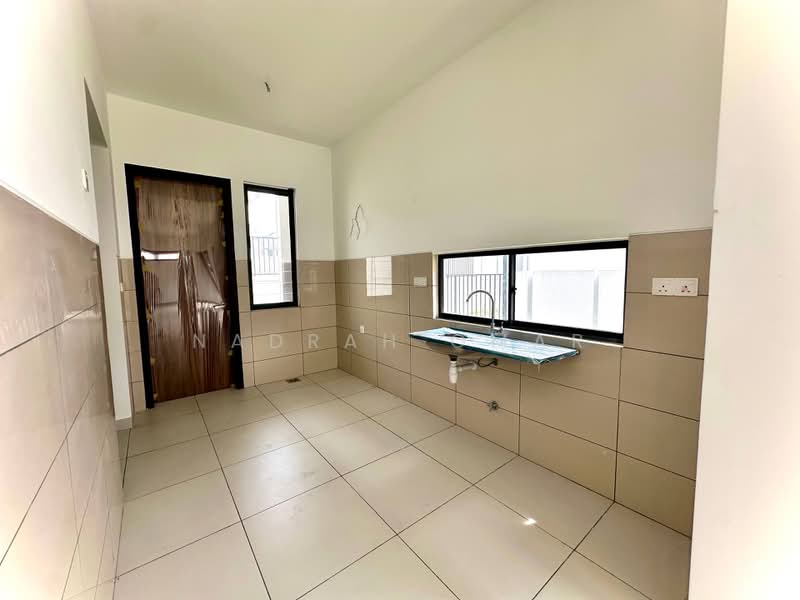 Semi-Detached House for Sale in Elmina (Shah Alam) - Nadrah Omar - Kitchen - PropertyGuru.com.my