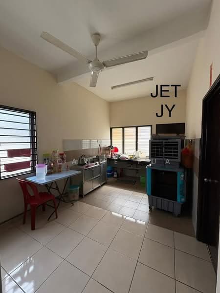 1-storey Terraced House for Sale in Port Klang (Pelabuhan Klang) (Selangor) - Joanne Pua - Kitchen - PropertyGuru.com.my