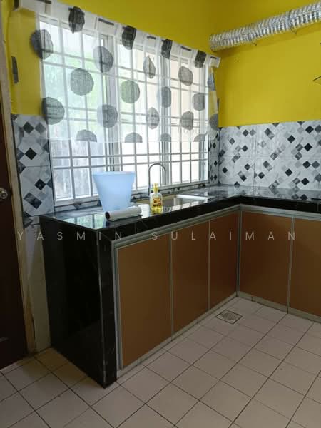 Rumah Teres 2-Tingkat untuk Dijual di Taman Tasik Prima (Puchong) - Yasmin Sulaiman - Kitchen - PropertyGuru.com.my