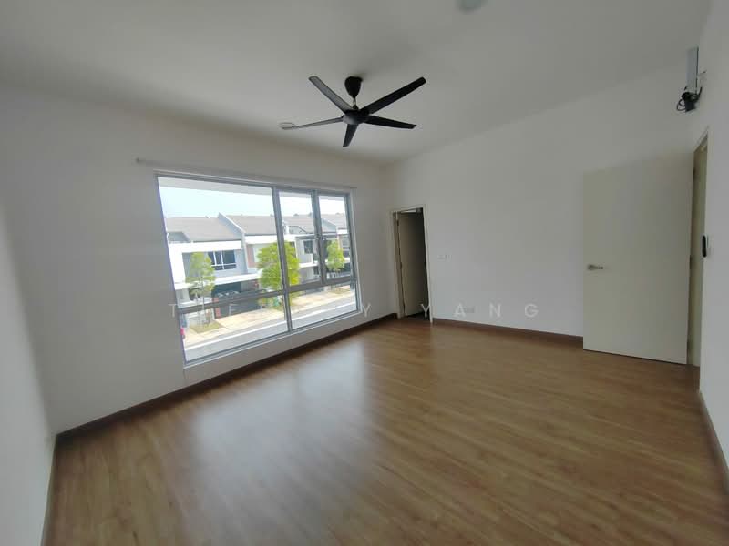 2-storey Terraced House for Rent in Kota Emerald (Rawang) - Tiffany Yang - Master Bedroom - PropertyGuru.com.my