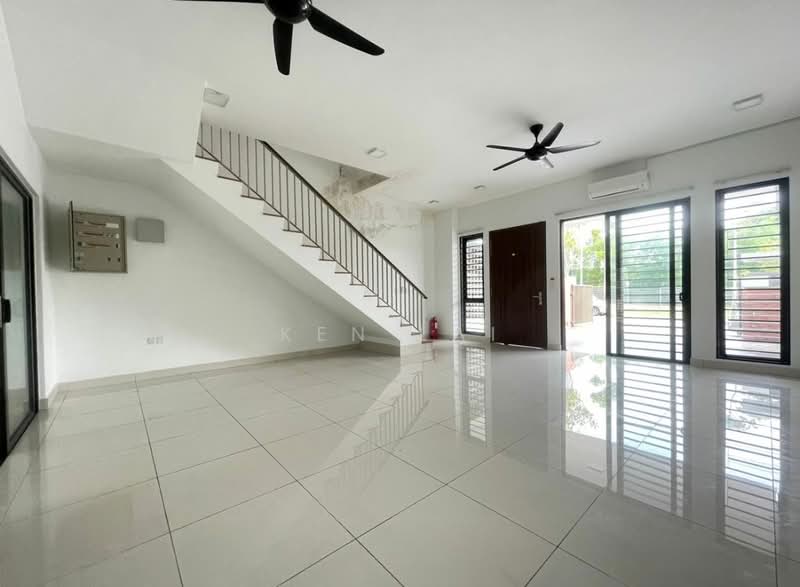 Terraced House for Sale in Elmina (Shah Alam) - Ken Lai - Living Room - PropertyGuru.com.my