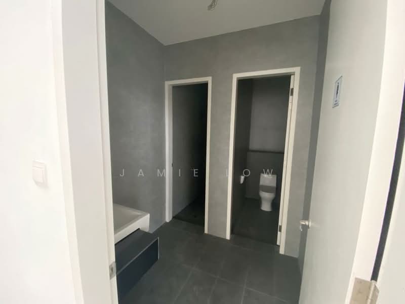 Cluster Factory for Sale in Eco Business Park 1 (Johor Bahru) - Jamie Low - Bathroom - PropertyGuru.com.my