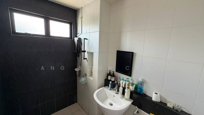 Service Residence for Rent at Sky Peak Residences - Ang Boon Chai - Bathroom - PropertyGuru.com.my