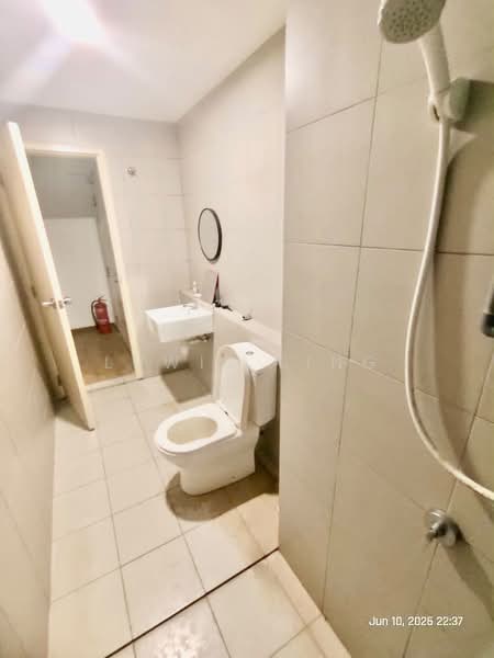 Kondominium untuk Disewa di Lakefront Homes - Luwis Ling - Bathroom - PropertyGuru.com.my