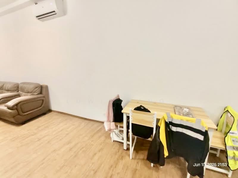 Kondominium untuk Disewa di Lakefront Homes - Luwis Ling - Living Room - PropertyGuru.com.my