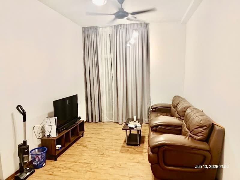 Kondominium untuk Disewa di Lakefront Homes - Luwis Ling - Living Room - PropertyGuru.com.my