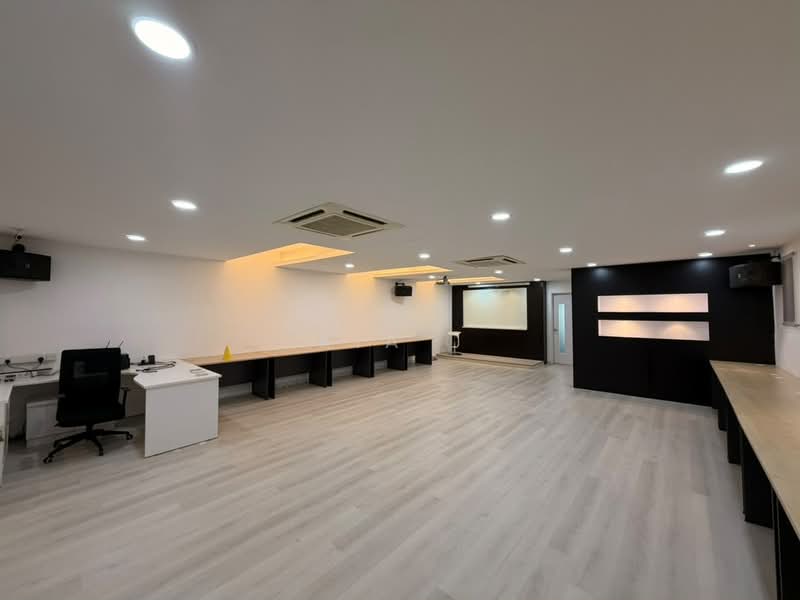 Kedai untuk Disewa di Taman Molek (Johor Bahru) - Kia . - Interior - PropertyGuru.com.my
