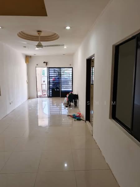 1-storey Terraced House for Sale in Taman Sri Serdang (Seri Kembangan) - Nafis Hashim - Interior - PropertyGuru.com.my