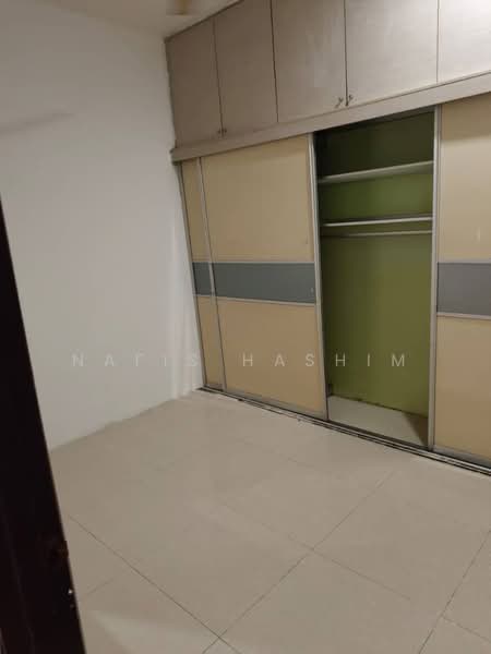 1-storey Terraced House for Sale in Taman Sri Serdang (Seri Kembangan) - Nafis Hashim - Bedroom - PropertyGuru.com.my