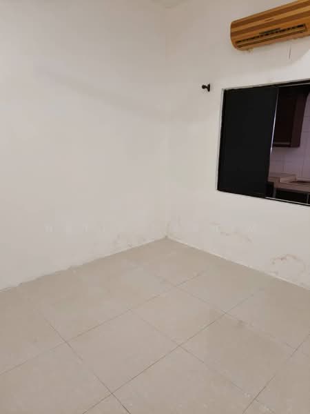 1-storey Terraced House for Sale in Taman Sri Serdang (Seri Kembangan) - Nafis Hashim - Interior - PropertyGuru.com.my