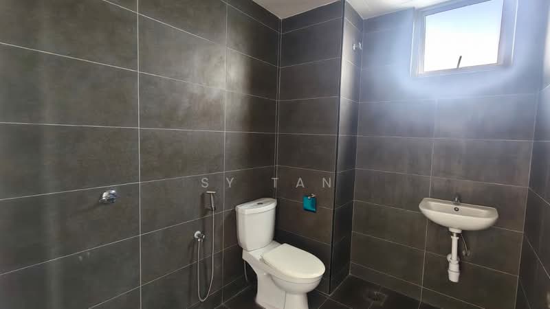 Kediaman Servis untuk Dijual di Midas @ Seri Alam - SY Tan - Bathroom - PropertyGuru.com.my