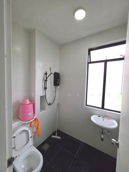 2-storey Terraced House for Rent in Taman Kota Masai (Pasir Gudang) - Christina Ang - Bathroom - PropertyGuru.com.my