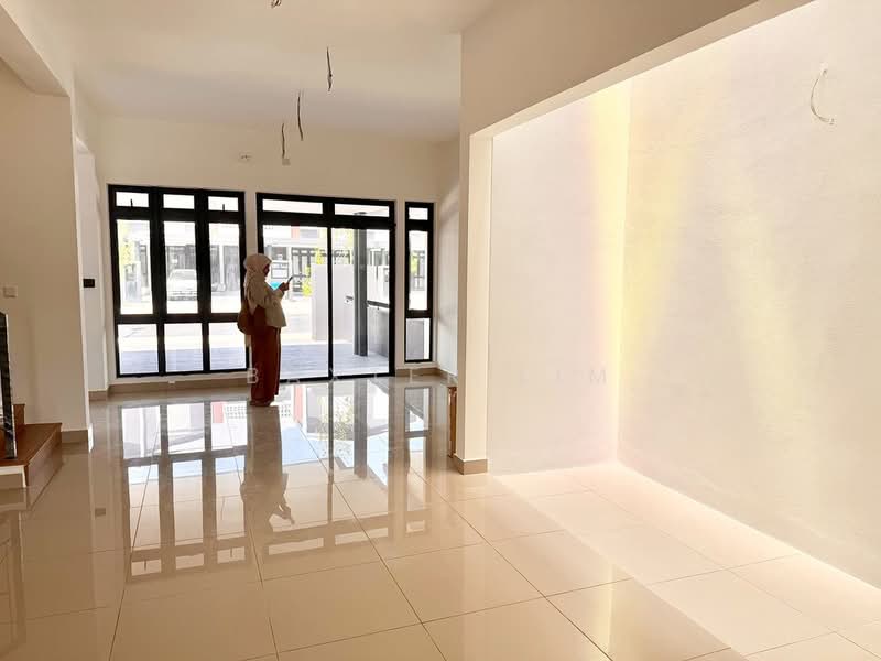 Rumah Teres 2-Tingkat untuk Dijual di Elmina (Shah Alam) - Baxter Lim - Living Room - PropertyGuru.com.my