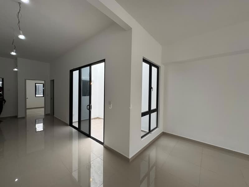 Rumah Teres untuk Dijual di Setia Utama (Setia Alam) - J J - PropertyGuru.com.my