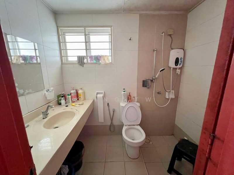 Rumah Teres untuk Dijual di Laman Rimbunan (Kepong) - Kiing TW - Bathroom - PropertyGuru.com.my