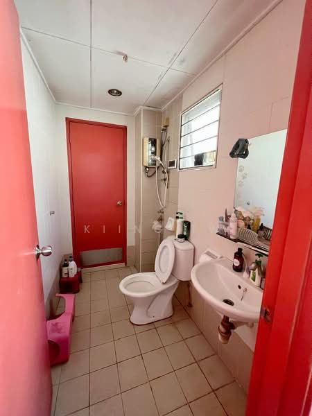 Rumah Teres untuk Dijual di Laman Rimbunan (Kepong) - Kiing TW - Bathroom - PropertyGuru.com.my