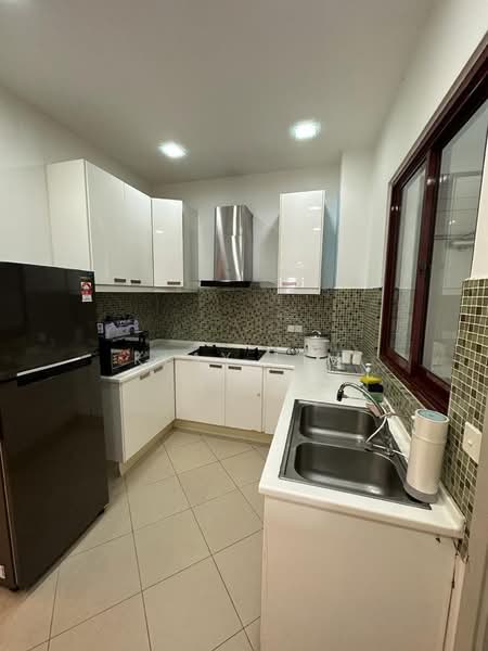 Kondominium untuk Disewa di Surian Condominium - Klay Lim - Kitchen - PropertyGuru.com.my
