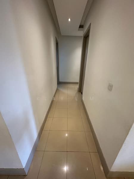 Kondominium untuk Disewa di Surian Condominium - Klay Lim - Corridor - PropertyGuru.com.my
