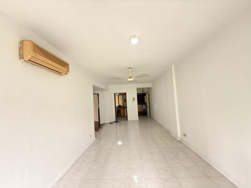Kondominium untuk Dijual di Pantai Panorama Condominiums - Farah Rasul - Living Room - PropertyGuru.com.my