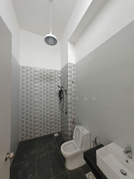 Semi-Detached House for Rent in Eco Grandeur (Puncak Alam) - KC Cheah - Bathroom - PropertyGuru.com.my