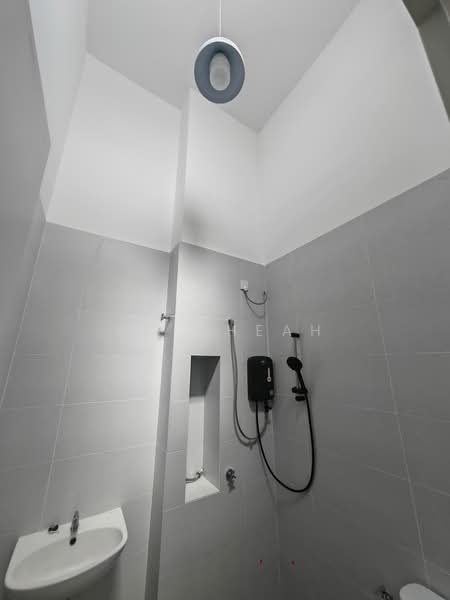 Semi-Detached House for Rent in Eco Grandeur (Puncak Alam) - KC Cheah - Bathroom - PropertyGuru.com.my