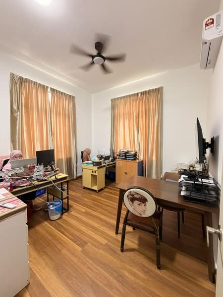 Rumah Berkembar untuk Dijual di Gelugor (Penang) - Meng . - Study - PropertyGuru.com.my
