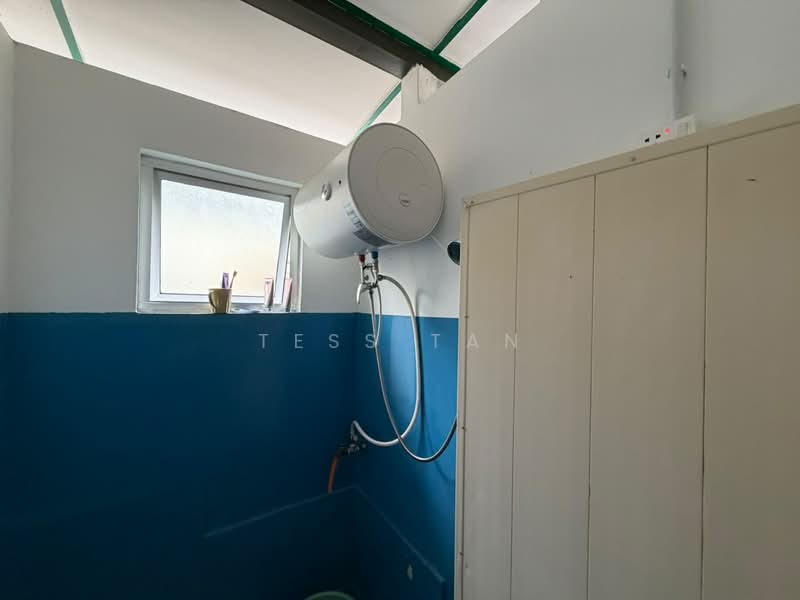 Warehouse for Rent in Kepong (Kuala Lumpur) - Tess Tan - Bathroom - PropertyGuru.com.my