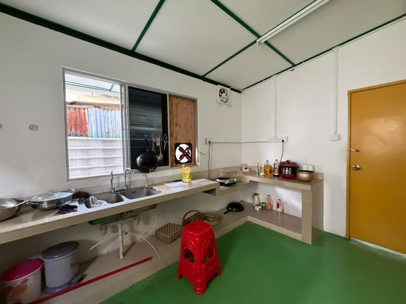 Warehouse for Rent in Kepong (Kuala Lumpur) - Tess Tan - Kitchen - PropertyGuru.com.my