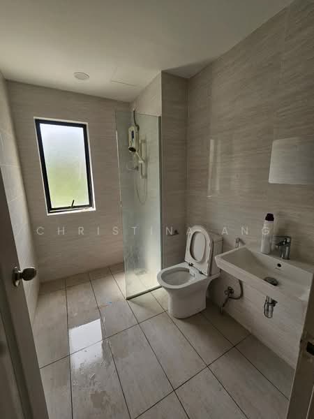 Rumah Teres 2-Tingkat untuk Dijual di Taman Damansara Aliff (Tampoi) - Christina Ang - Bathroom - PropertyGuru.com.my