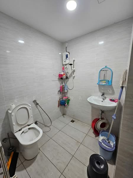 Rumah Teres 2-Tingkat untuk Dijual di Taman Damansara Aliff (Tampoi) - Christina Ang - Bathroom - PropertyGuru.com.my