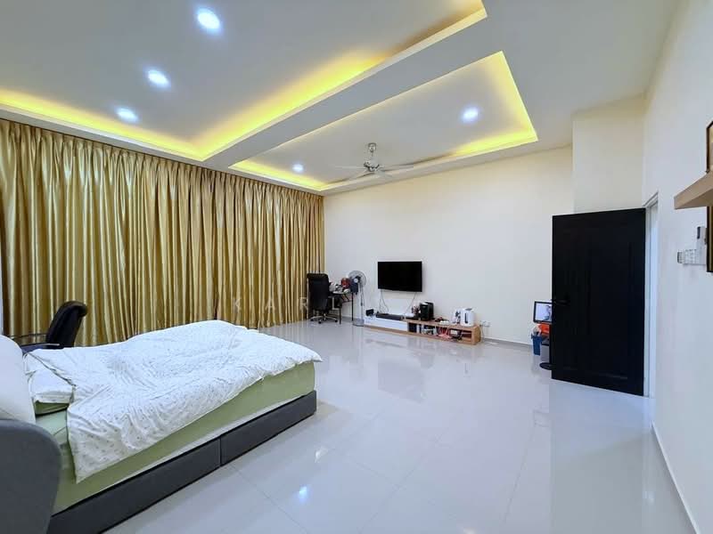 Rumah Teres 2-Tingkat untuk Dijual di Permas Jaya (Johor Bahru) - Karl Lim - Bedroom - PropertyGuru.com.my