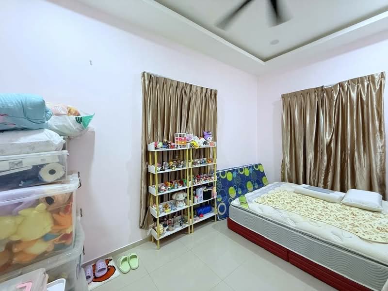 Rumah Teres 2-Tingkat untuk Dijual di Permas Jaya (Johor Bahru) - Karl Lim - Bedroom - PropertyGuru.com.my