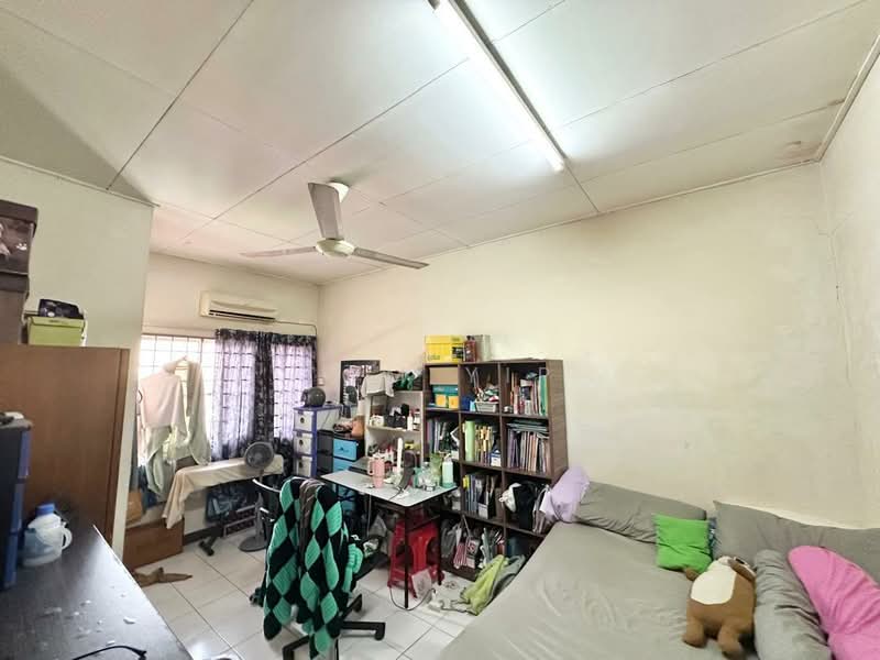 2-storey Terraced House for Sale in Desa Coalfields (Sungai Buloh) - Tom Yip - Bedroom - PropertyGuru.com.my