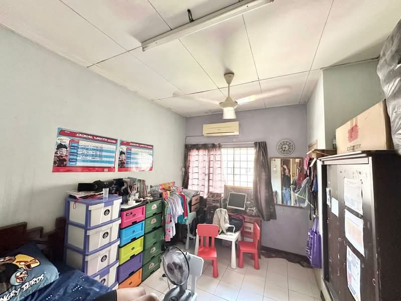 2-storey Terraced House for Sale in Desa Coalfields (Sungai Buloh) - Tom Yip - Bedroom - PropertyGuru.com.my