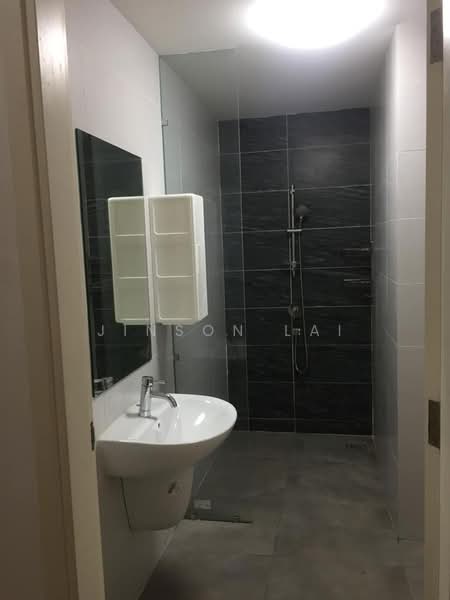 Kediaman Servis untuk Dijual di Pearl Suria - Jinson Lai - Bathroom - PropertyGuru.com.my